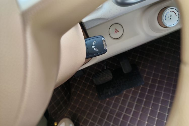 五菱汽车 宏光MINIEV 2024款 第三代 215km 青春版中控内饰11