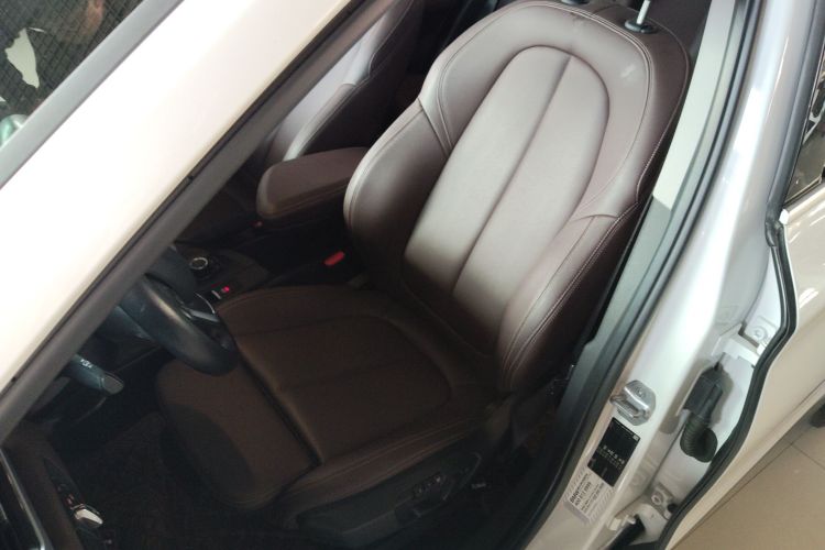 宝马X1 2020款 sDrive20Li 时尚型中控内饰19