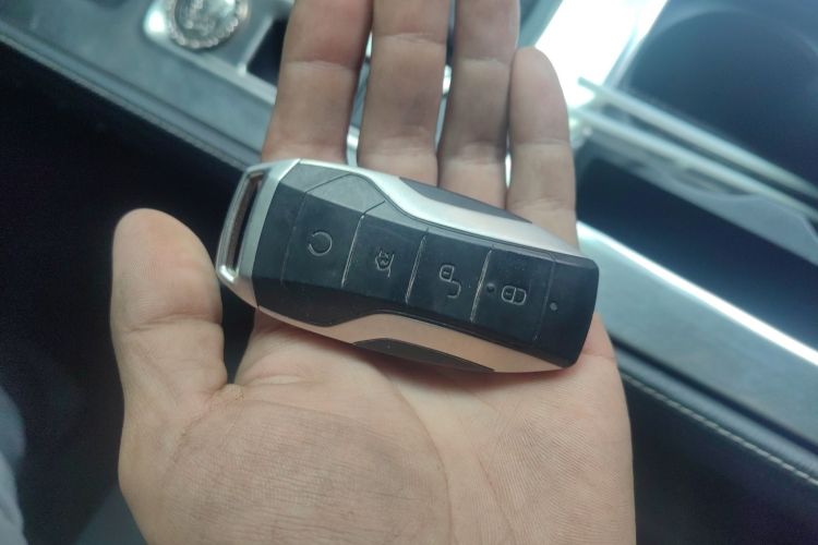 比亚迪 唐 2018款 2.0T 自动智联尊荣型 5座 国V中控内饰11