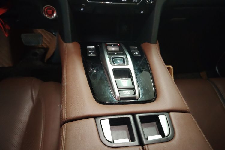 本田UR-V 2020款 370TURBO 四驱尊享版局部细节18