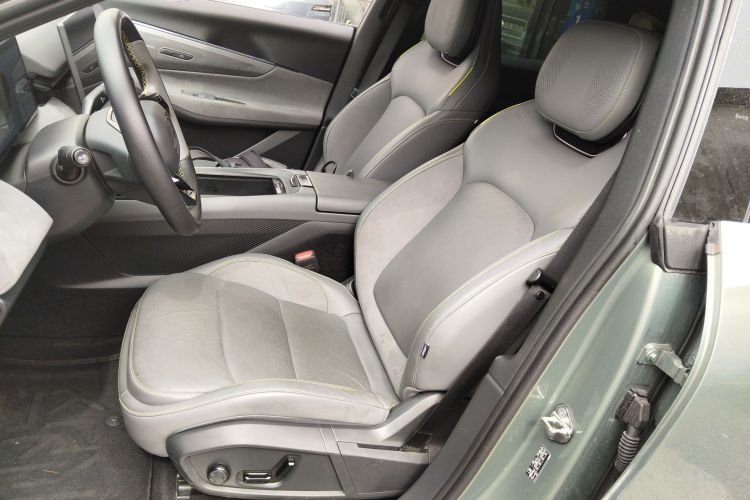 领克08 EM-P 2023款 220km 四驱性能Halo中控内饰19