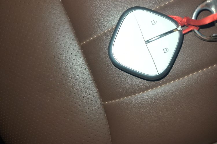 五菱汽车 五菱缤果 2023款 333km 灵犀互联款中控内饰7001