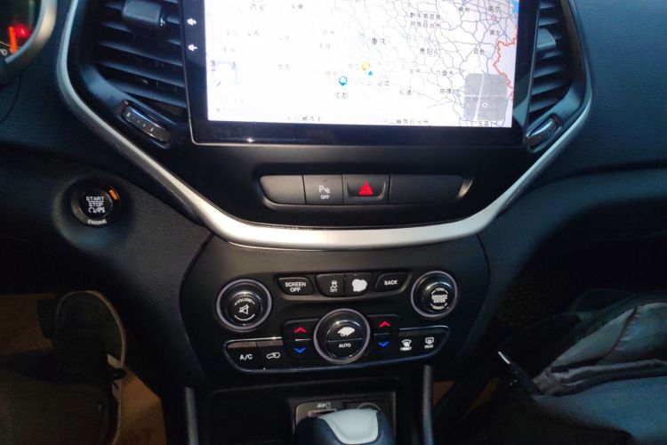 Jeep 自由光 2016款 2.4L 领先版中控内饰16