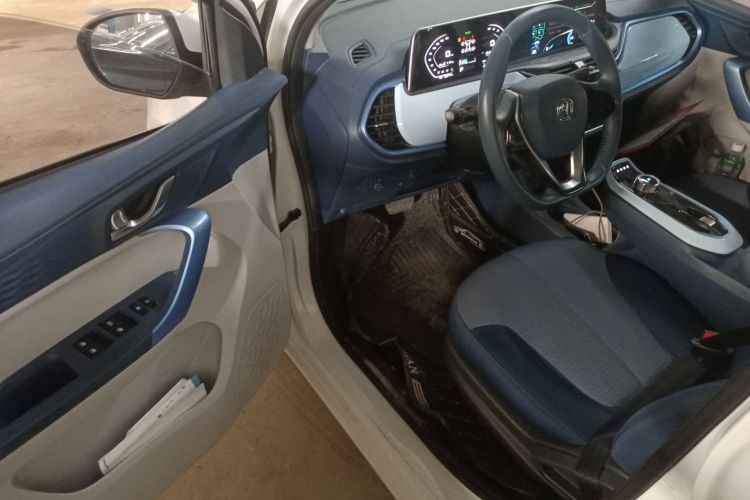 长安欧尚 奔奔E-Star 2022款 清心版 多彩款 磷酸铁锂中控内饰7003