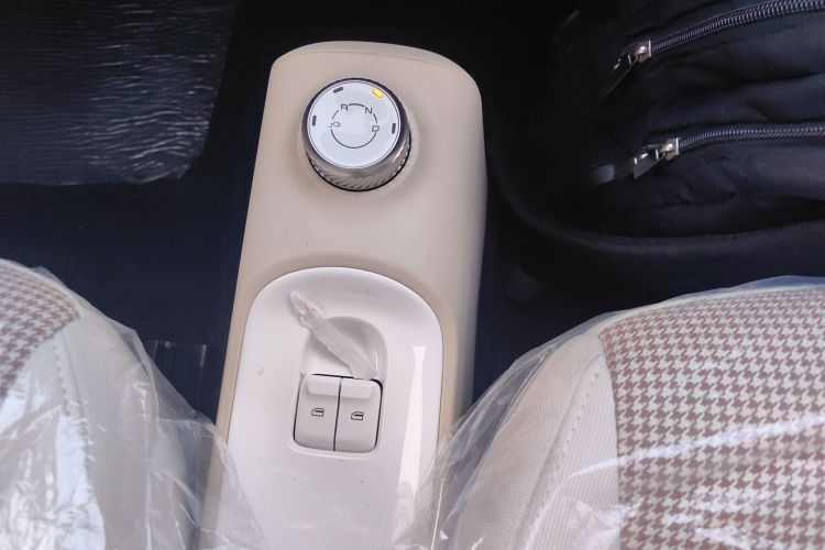 五菱汽车 宏光MINIEV 2024款 第三代 215km 青春版中控内饰18