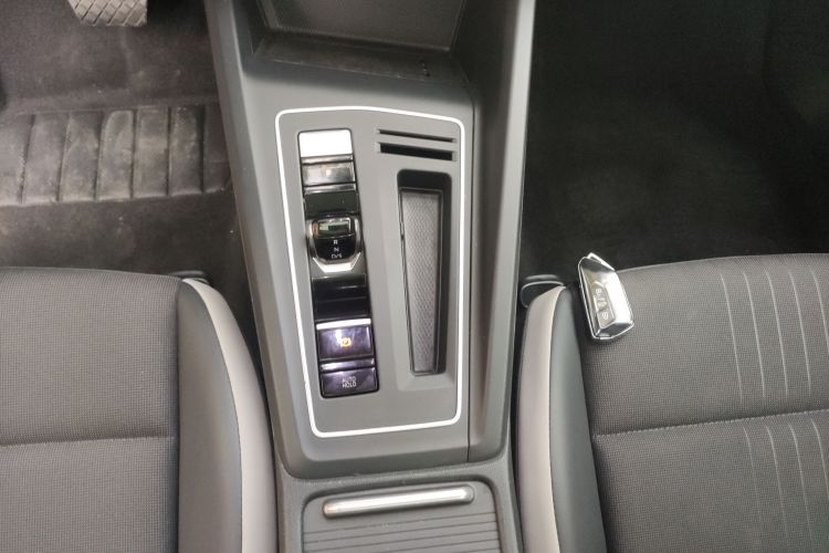 大众 高尔夫 2023款 改款 280TSI DSG Pro中控内饰18