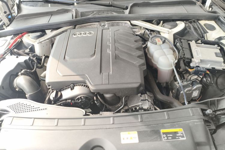 奥迪A4L 2023款 40 TFSI 时尚动感型机舱底盘24