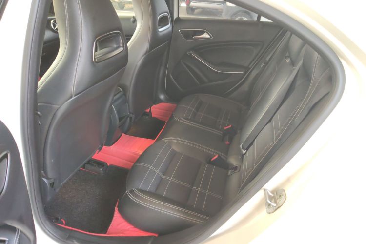 奔驰A级(进口) 2016款 A 200 时尚型中控内饰7004