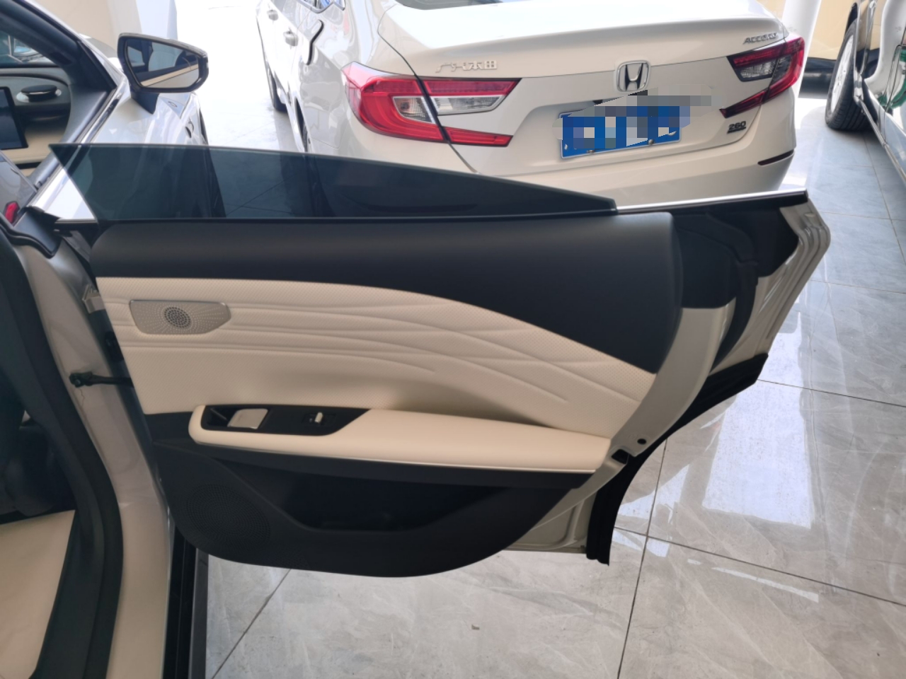 吉利银河 银河E8 2024款 665km 后驱星舰 远航版