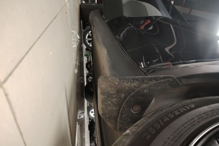 特斯拉 Model Y 2024款 长续航全轮驱动版局部细节9001