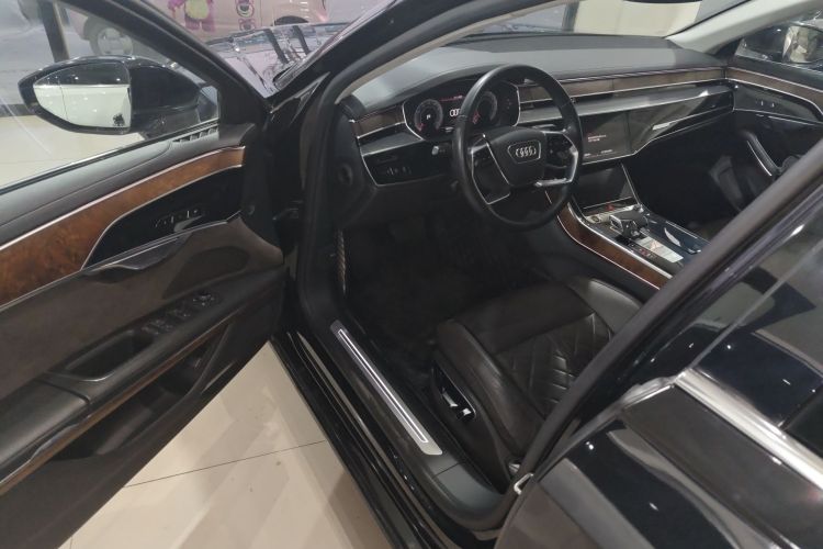 奥迪A8 2021款 A8L 55 TFSI quattro 豪华型中控内饰20