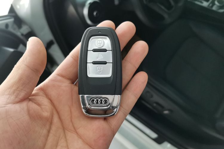 奥迪A3 2018款 30周年年型 Limousine 35 TFSI 时尚型中控内饰11