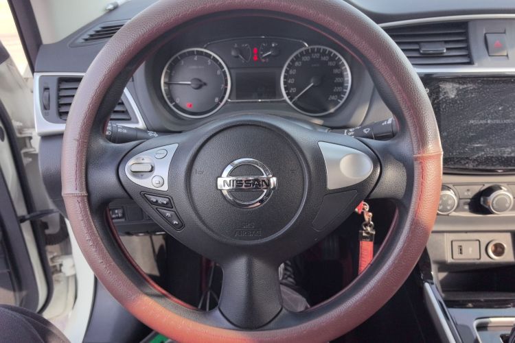 日产 轩逸 2019款 经典 1.6XL CVT豪华版中控内饰13