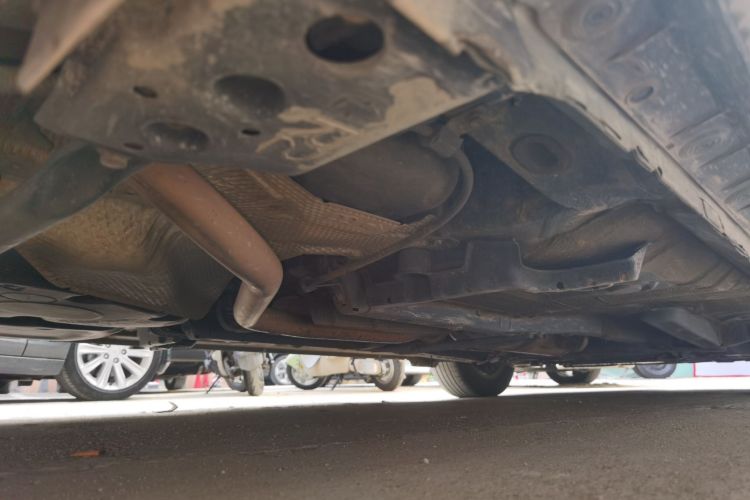 丰田 卡罗拉 2017款 改款 1.2T S-CVT GL局部细节9002