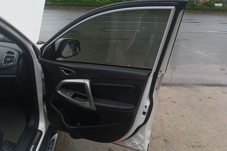 凯翼X5 2017款 1.5T CVT旗舰型中控内饰42