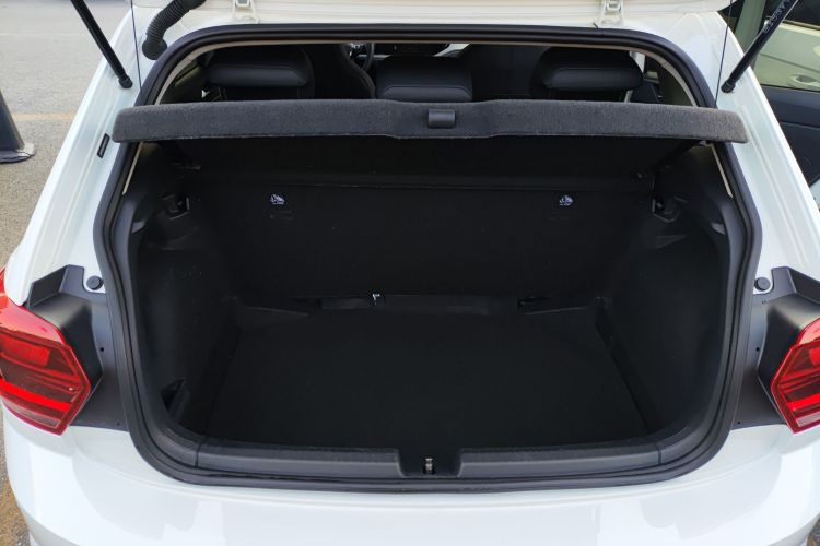 大众 Polo 2023款 改款 Plus 1.5L 自动炫彩科技版机舱底盘23