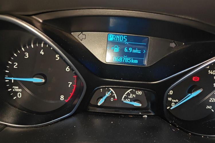 福特 福克斯 2018款 三厢经典 1.6L 自动风尚型智行版中控内饰15