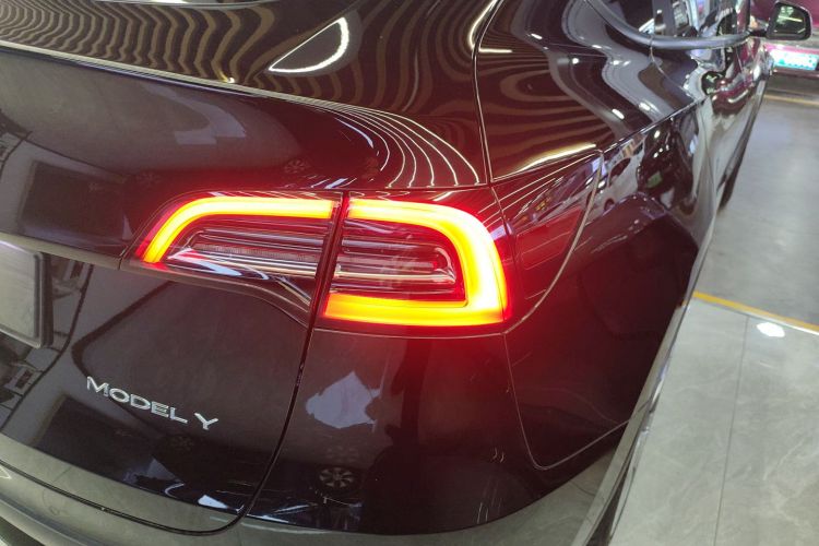 特斯拉 Model Y 2022款 后轮驱动版车身外观6006