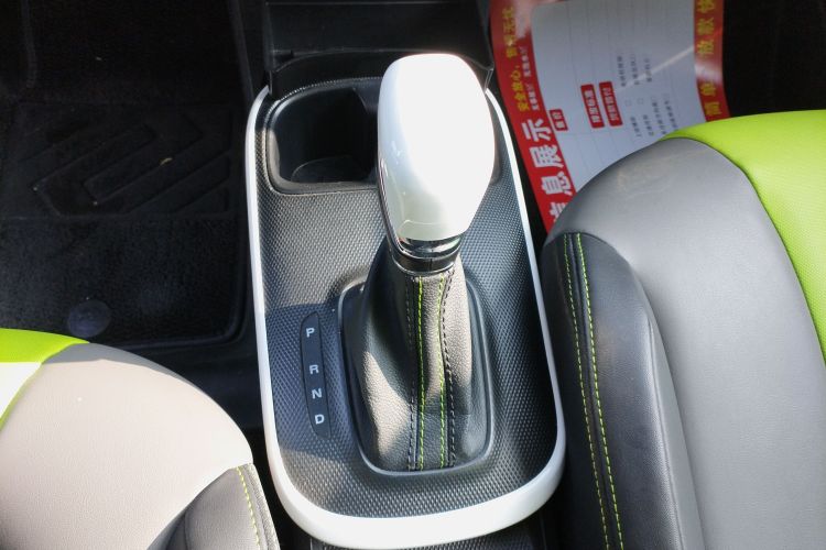 荣威 科莱威CLEVER 2021款 302km新四座超能版中控内饰18