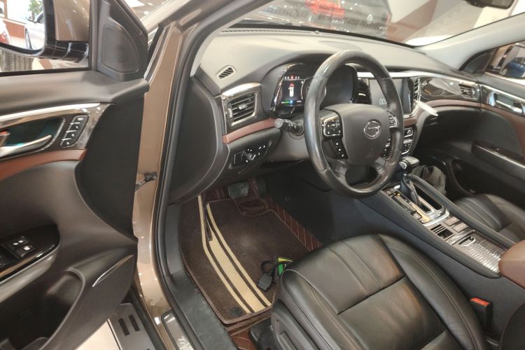 广汽传祺 传祺GS8 2017款 320T 两驱豪华智联版（七座）中控内饰7003