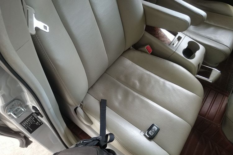 比亚迪M6 2015款 2.4L 自动尊贵版局部细节41