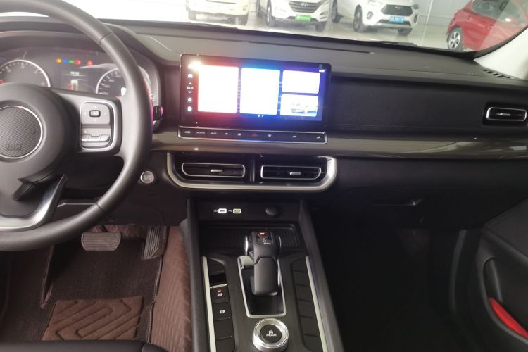 长城 炮 2023款 2.0T商用版自动柴油两驱精英型长箱GW4D20M局部细节16