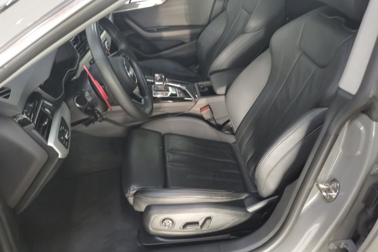 奥迪A5 2022款 Sportback 40 TFSI quattro 豪华动感型中控内饰19