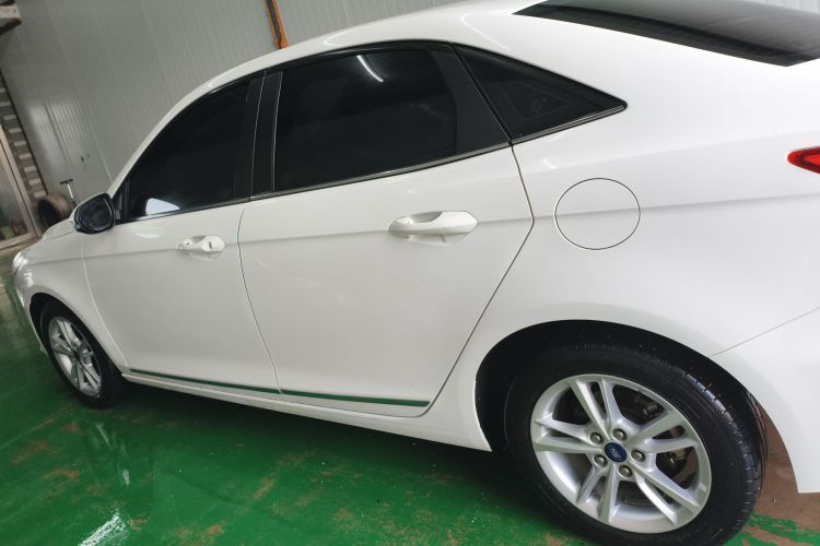 福特 福睿斯 2019款 改款 1.5L 自动悦享型 国VI车身外观4