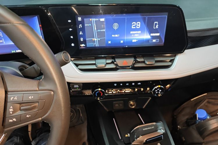 雪佛兰 科鲁泽 2024款 1.5L 双离合悦享版中控内饰16