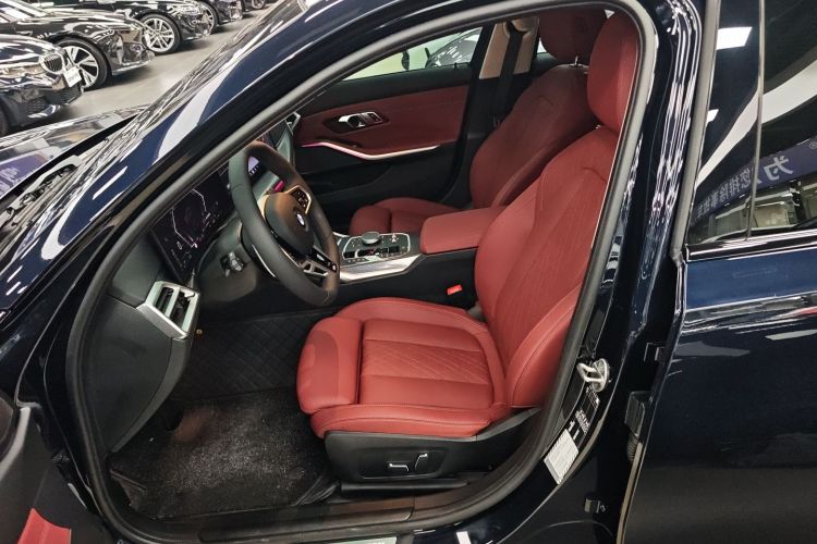 宝马3系 2025款 330Li M运动曜夜套装中控内饰19