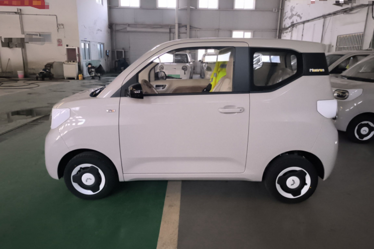 五菱汽车 宏光MINIEV 2024款 第三代 215km 青春版车身外观4