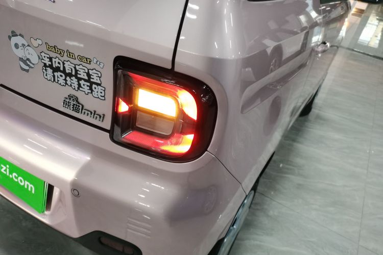 吉利银河 2024款 熊猫mini 200km 耐力熊车身外观9
