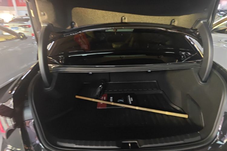 领克03 2023款 2.0TD DCT劲Pro机舱底盘23