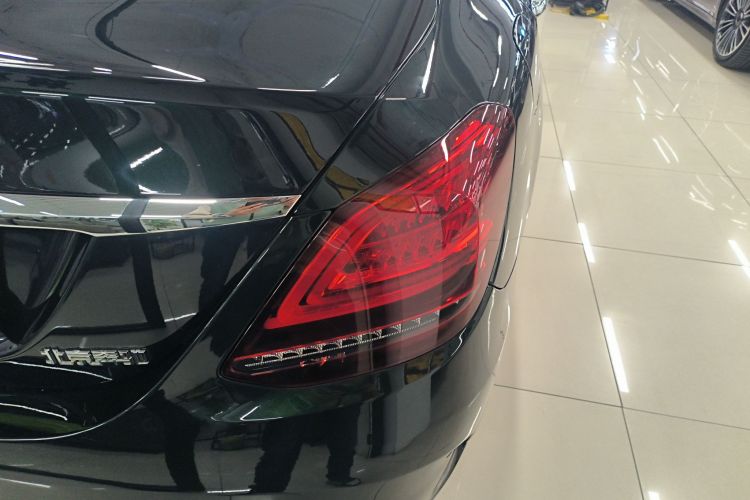 奔驰C级 2021款 C 200 L 时尚型运动版车身外观9