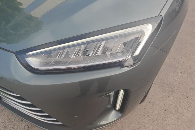 鸿蒙智行 问界M5 2022款 增程四驱性能版车身外观36