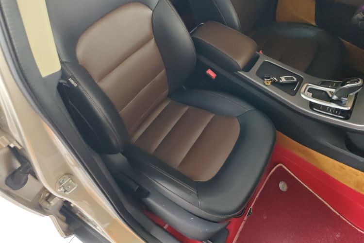 吉利汽车 帝豪GS 2016款 优雅版 1.3T 自动臻尚型局部细节41