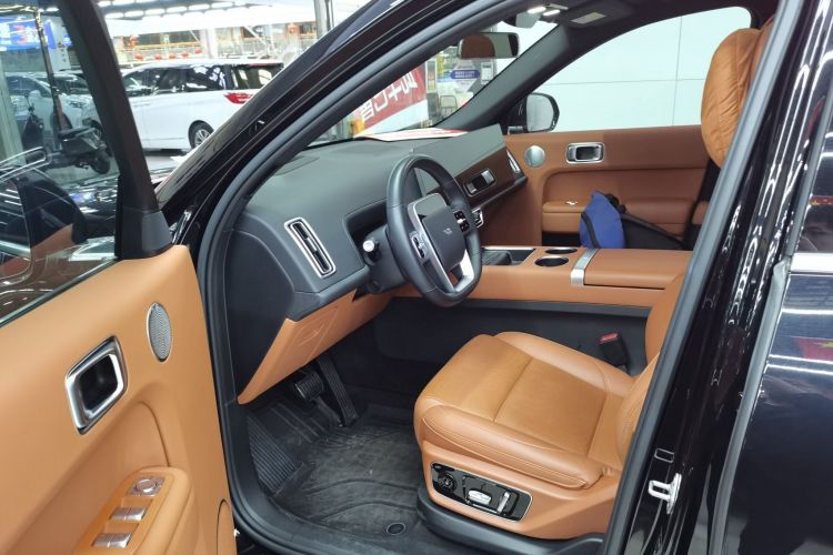 理想汽车 理想L7 2023款 Air中控内饰20