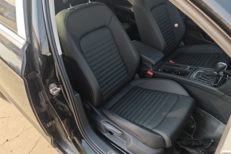 大众 迈腾 2025款 众享款 280TSI DSG舒适型局部细节41