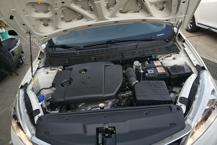 长安 逸动DT 2019款 1.6L 自动智享型 国VI机舱底盘24