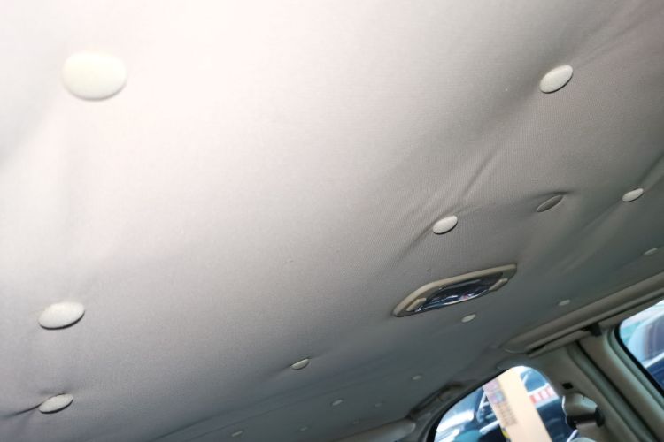 别克GL8 2014款 2.4L 经典版局部细节22