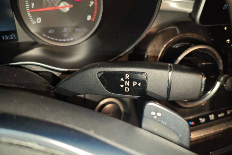 奔驰C级 2015款 C 200 运动版局部细节18