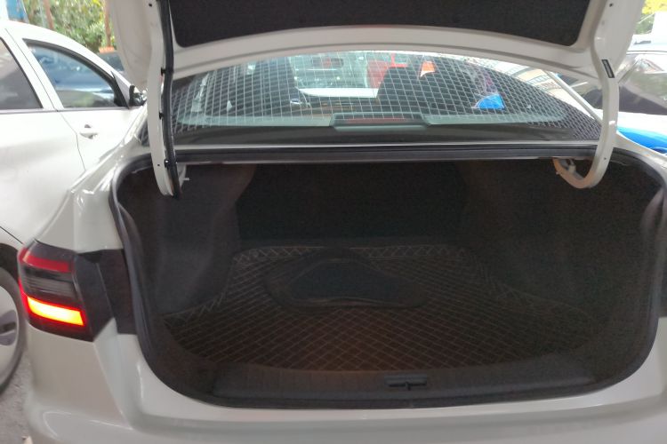 启辰D60EV 2023款 PLUS 舒适版SI型机舱底盘23