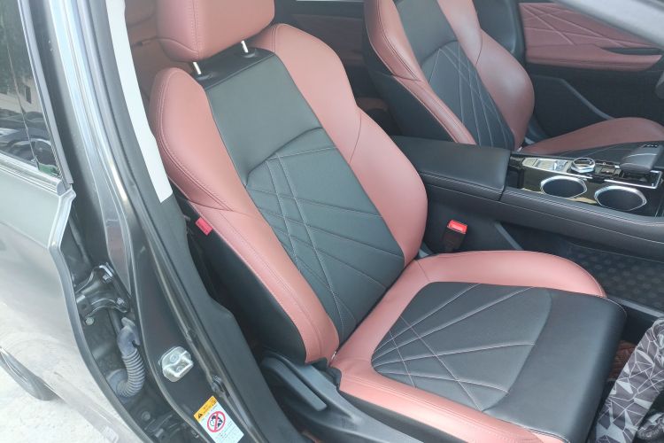 长安 逸动 2022款 PLUS 蓝鲸NE 1.4T GDI DCT旗舰版局部细节41