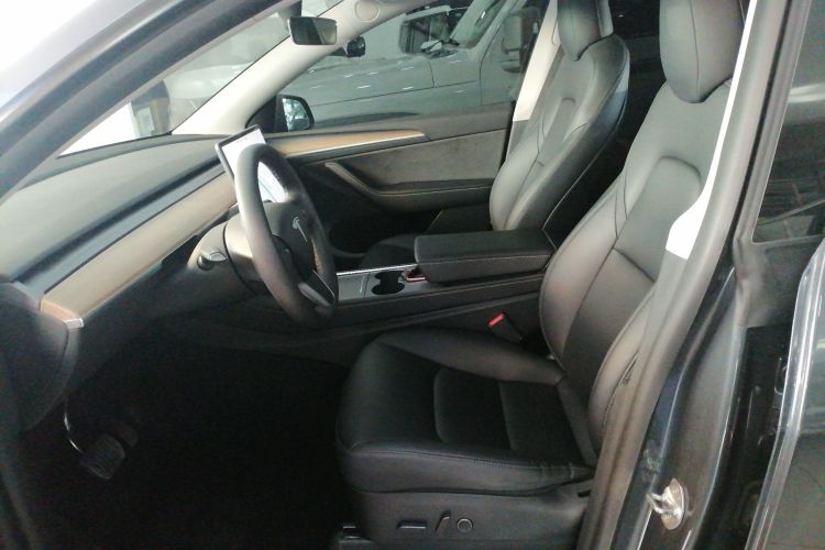 特斯拉 Model Y 2021款 标准续航后驱版中控内饰19