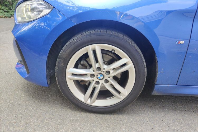 宝马1系 2020款 120i M运动套装车身外观35