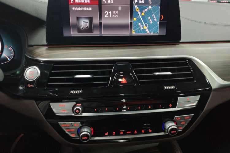 宝马5系 2018款 改款 530Li 领先型 豪华套装中控内饰16