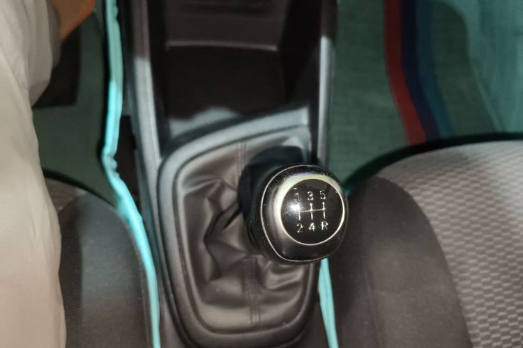 现代 瑞纳 2017款 1.4L 手动焕彩版 国V中控内饰18