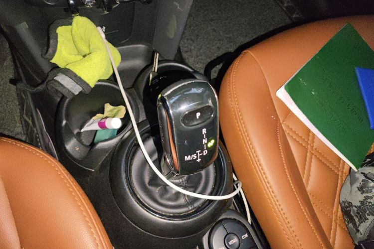 MINI 2022款 1.5T ONE 五门版PLUS中控内饰18