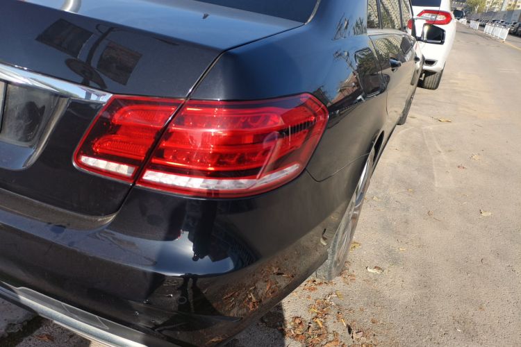 奔驰E级 2015款 改款 E 260 L 运动型车身外观9