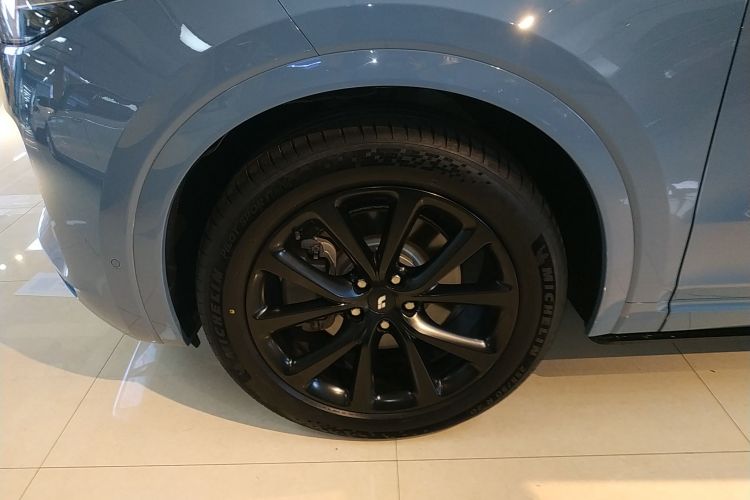 理想汽车 理想ONE 2021款 增程6座版车身外观6002